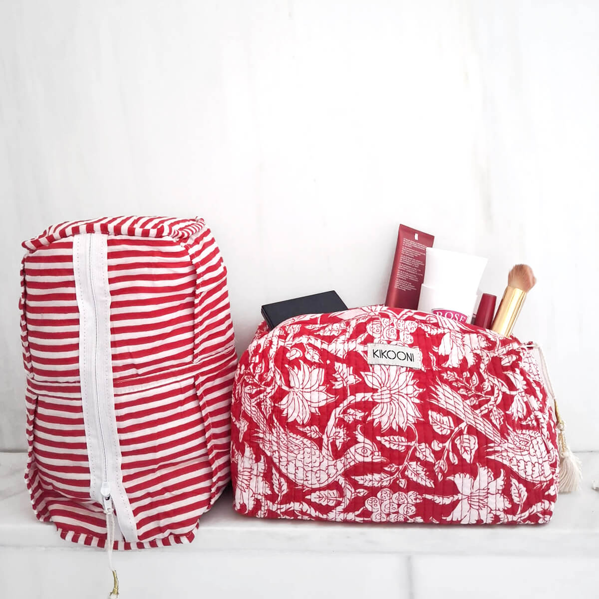 Handgemachte Kosmetiktasche "Red Garden"