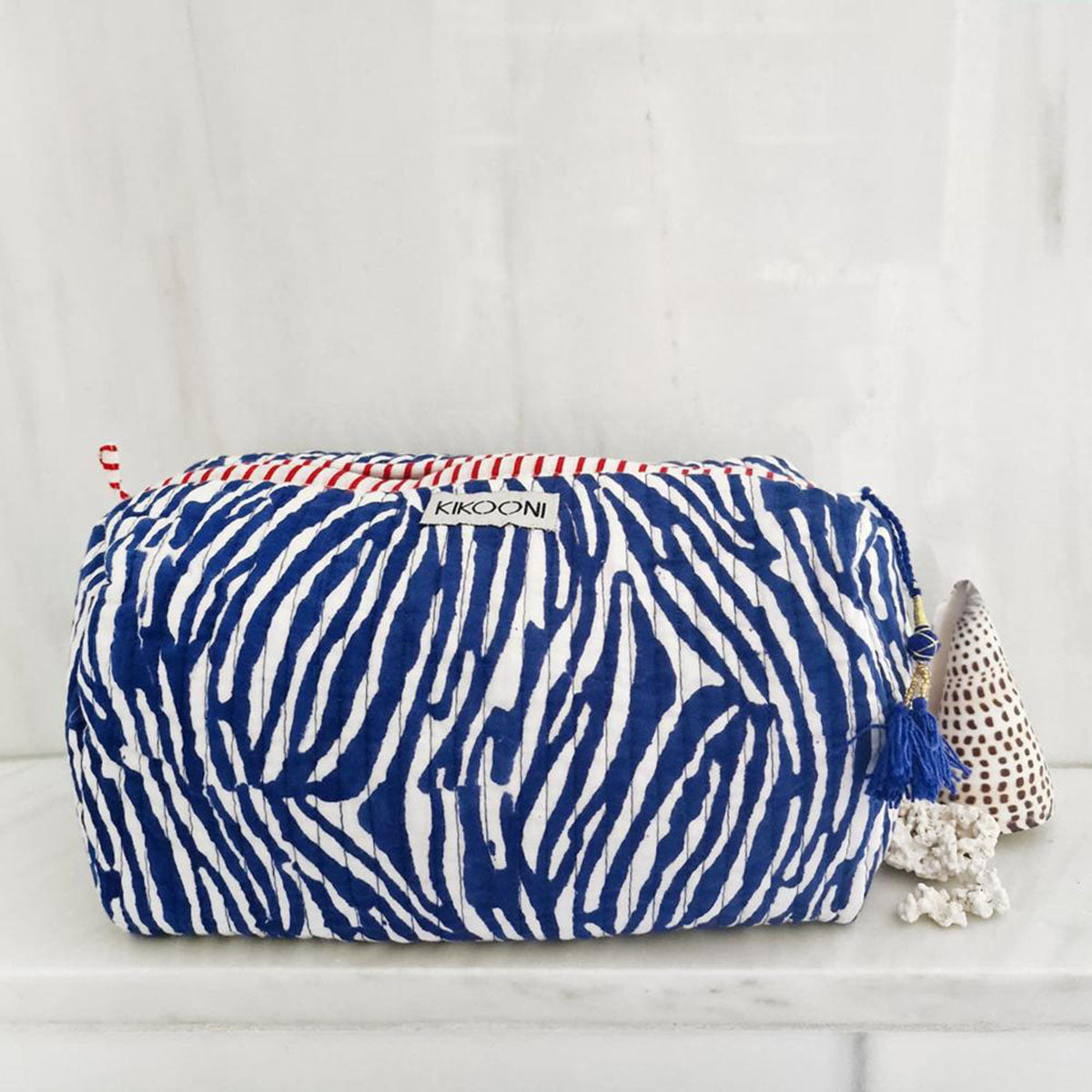 Handgemachte Kosmetiktasche "blue Zebra"