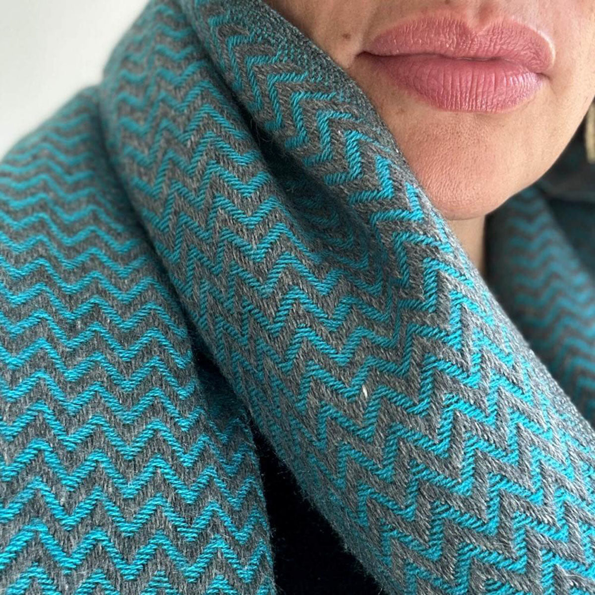 large cashmere scarf "ICYBLUE"