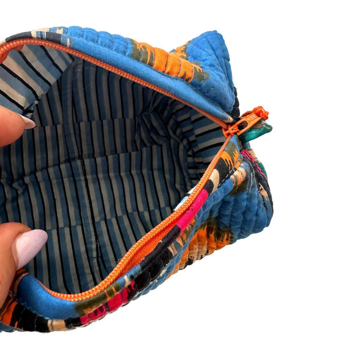 Handgemachte kleine Kosmetiktasche "blue Ikat"