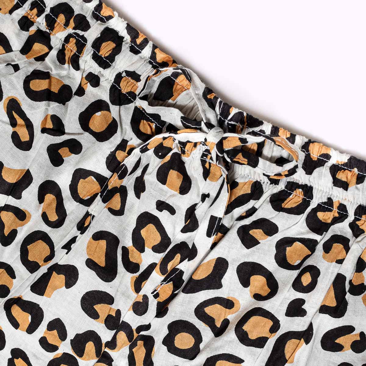"Feel Good" KIKOONI Shorts "Little Leo"