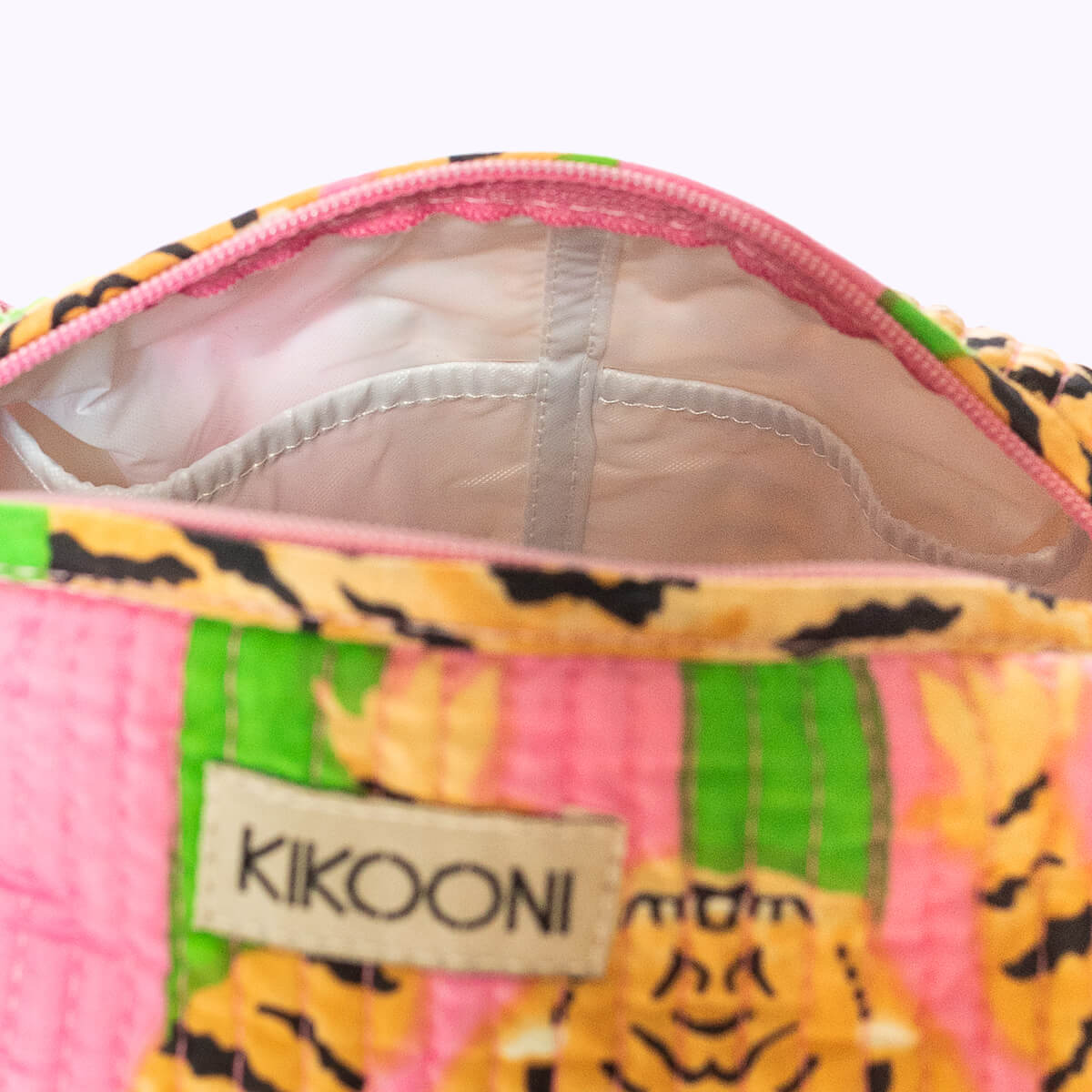 Handgemachte kleine Kosmetiktasche "Poppy Tiger Candy"