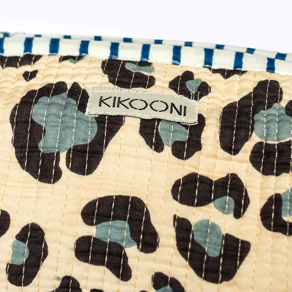 Handmade cosmetic bag "Blue Leo"