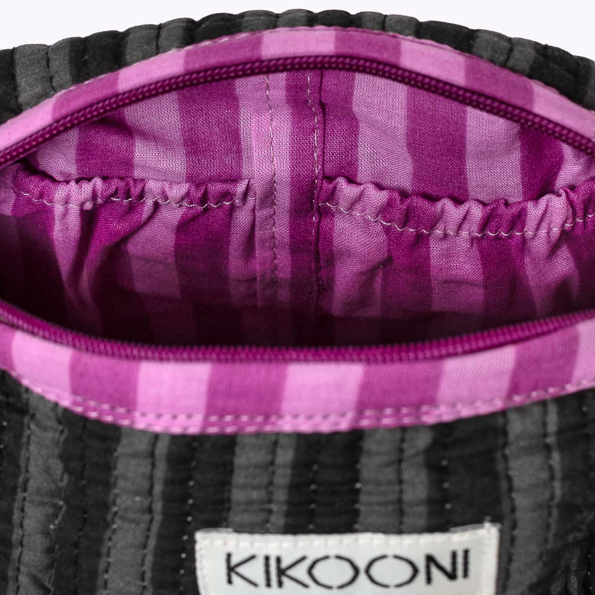 kleine Kosmetiktasche "thin stripes midnight"
