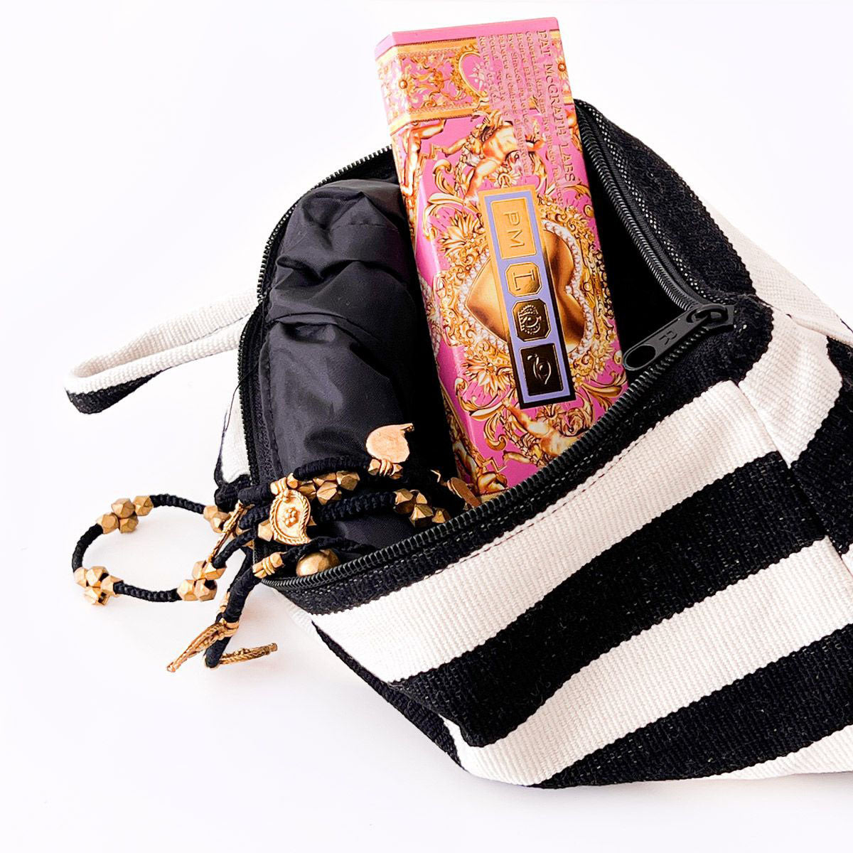 Hand-woven CLASICO cosmetic bag from Guatemala