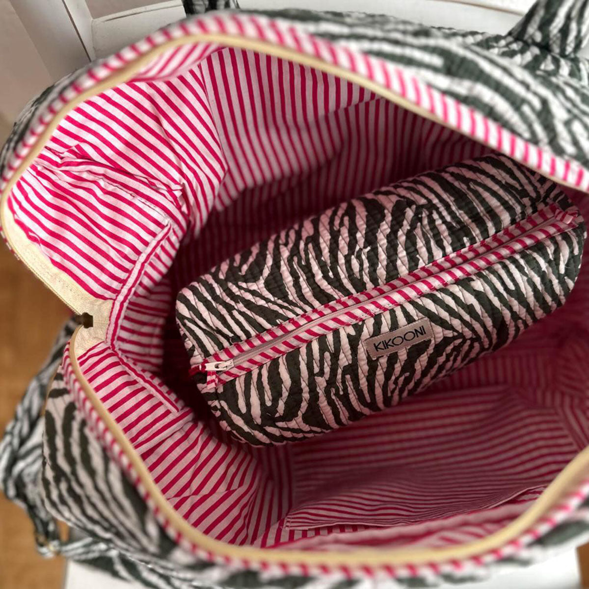 Large travel bag "Desert Zebra"