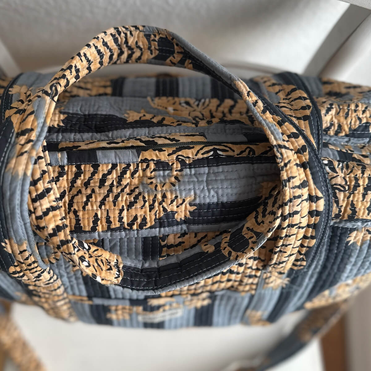 Große Reisetasche "Poppy Tiger Black"