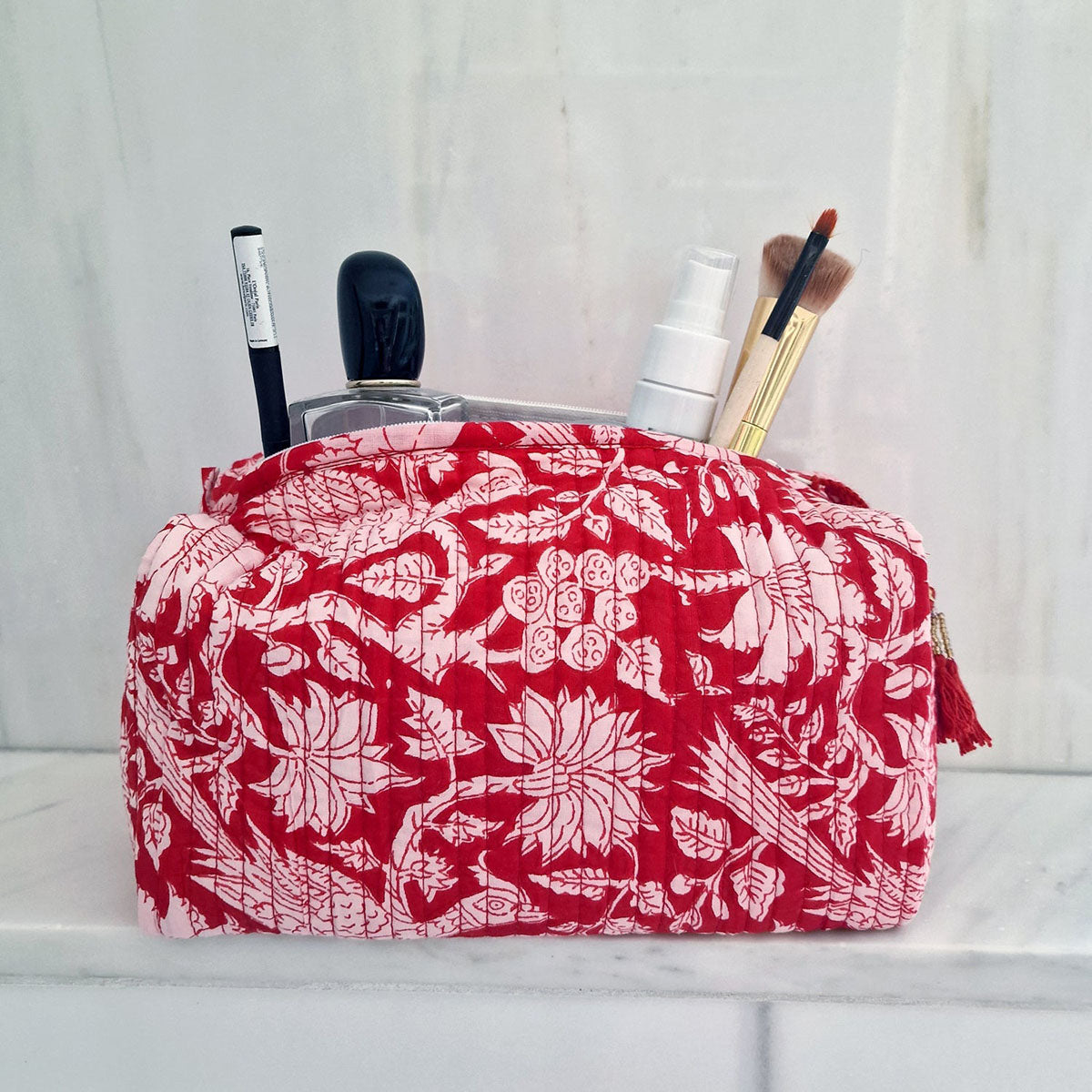 Handmade cosmetic bag "Red Garden"