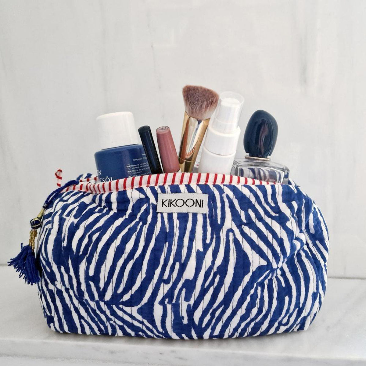 Handgemachte Kosmetiktasche "blue Zebra"