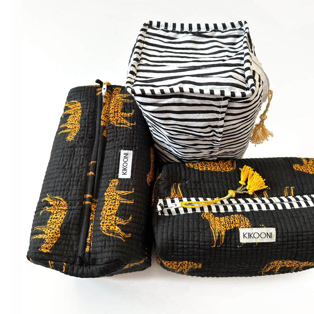 Handgemachte Kosmetiktasche "Black Leopard"