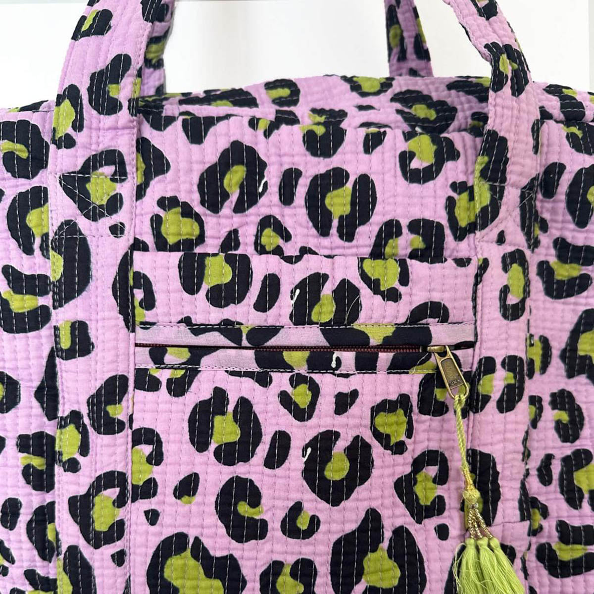 Große Reisetasche "Oh Leo cosmic lilac"