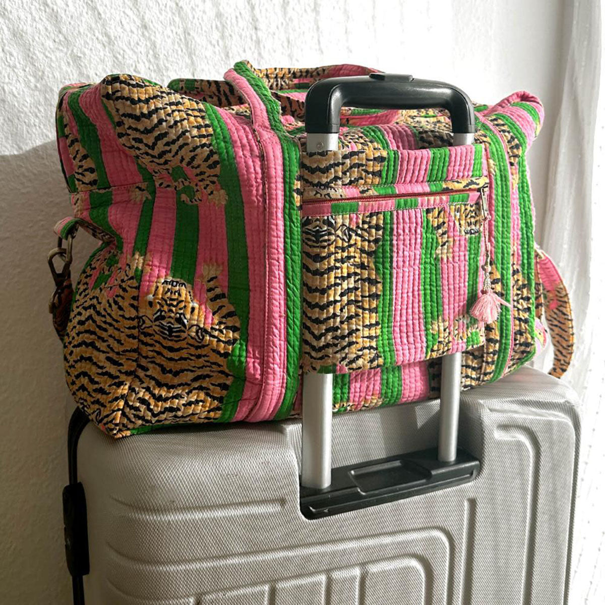Große Reisetasche "Poppy Tiger Candy"