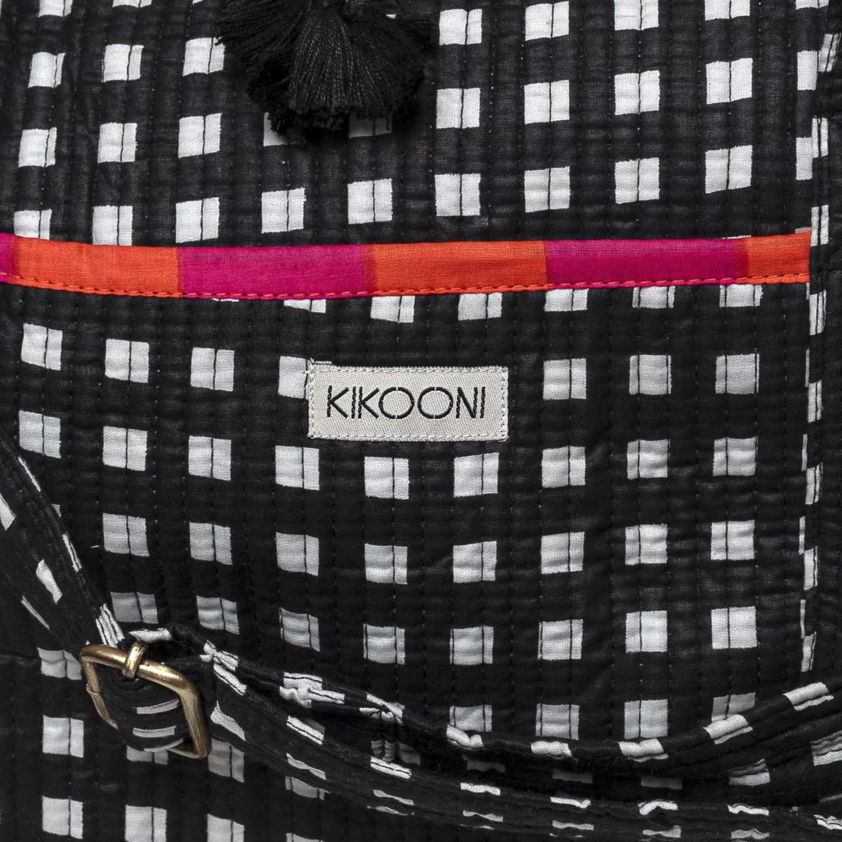 Große Reisetasche "Happy Checks" black