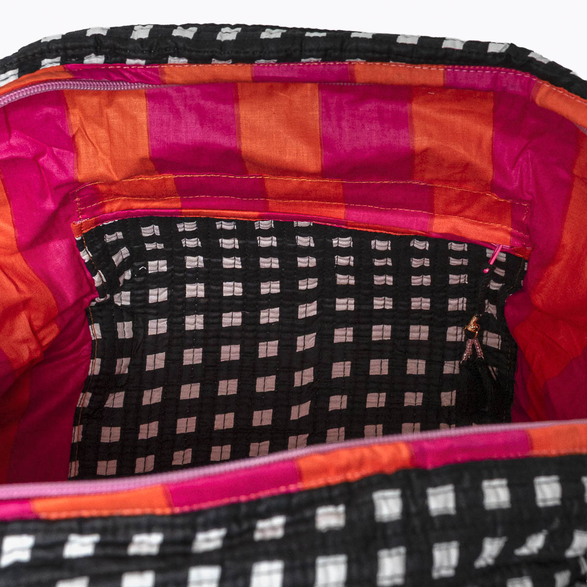 Große Reisetasche "Happy Checks" black