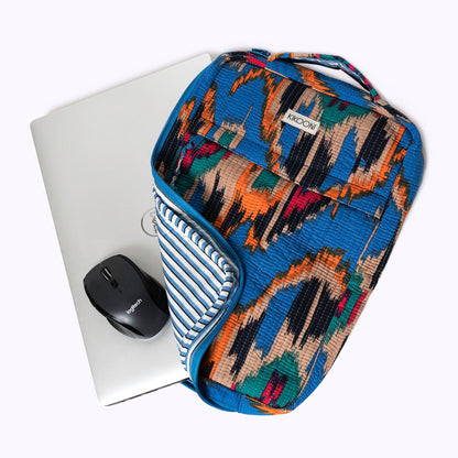 14 Zoll Handgemachte Laptoptasche "Blue Ikat" Small