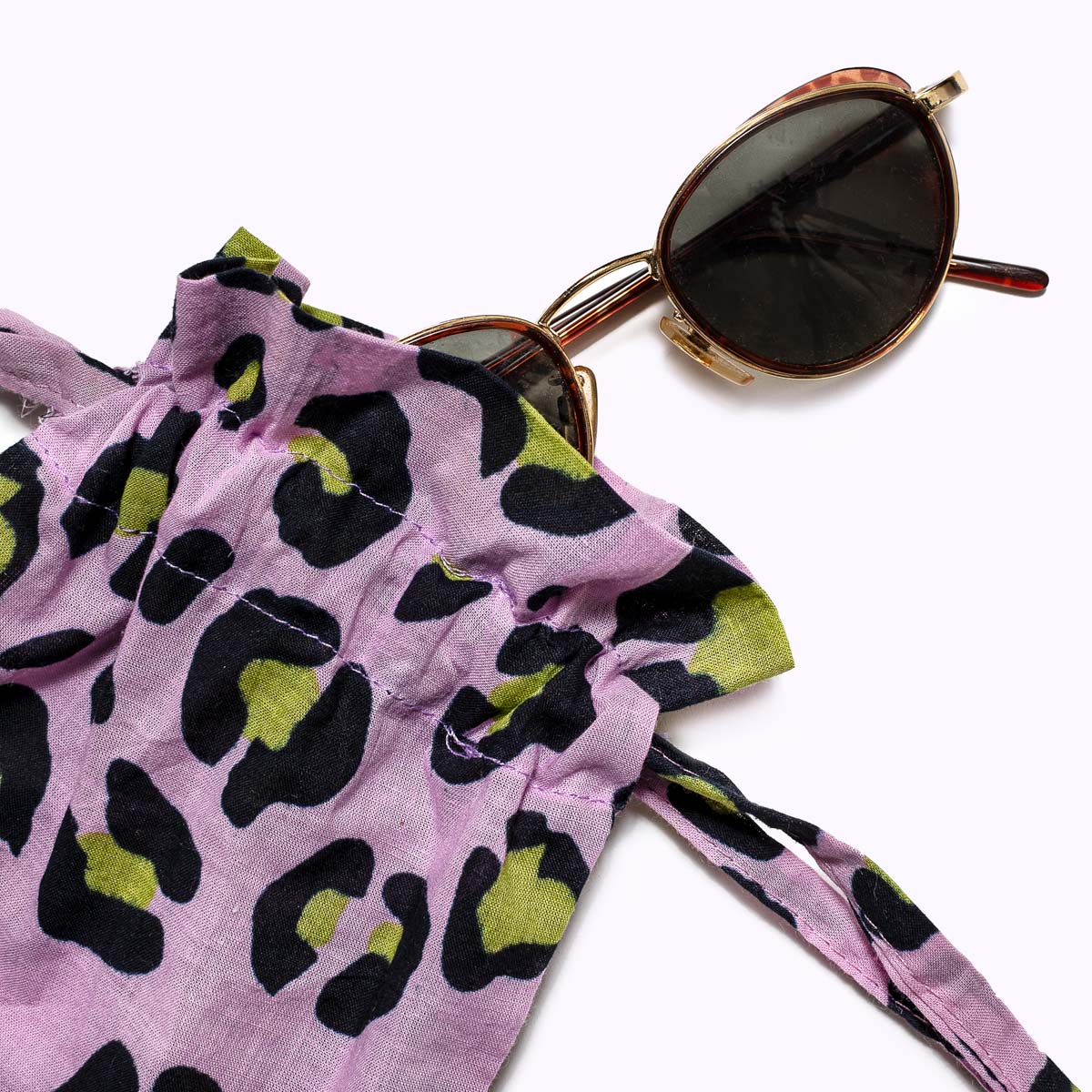 "Oh Leo cosmic lilac" cotton pouch