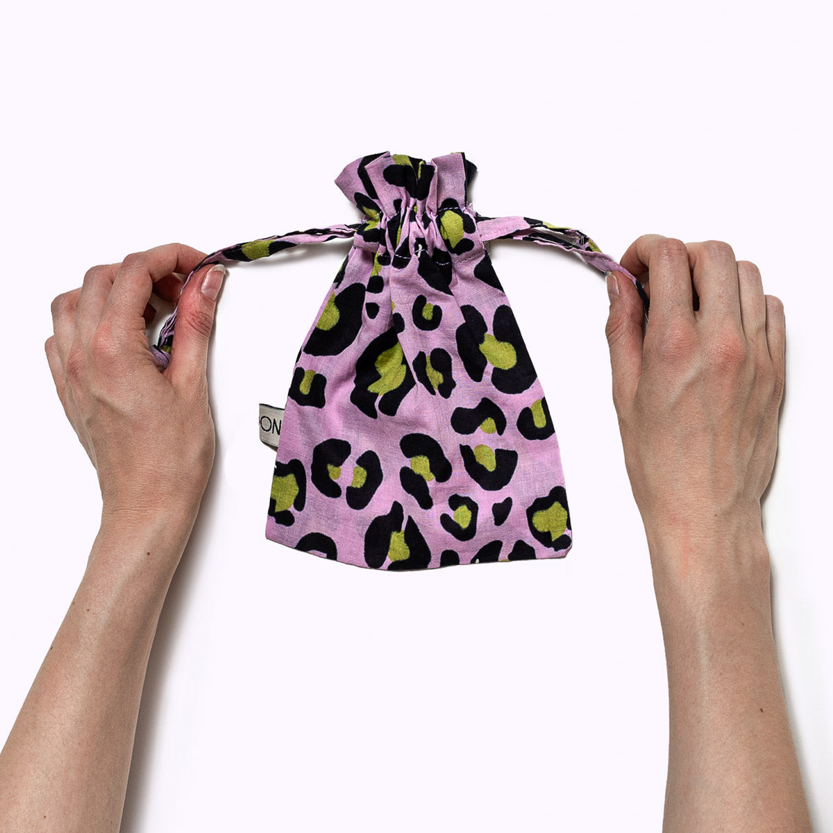 Baumwolltäschchen "Oh Leo cosmic lilac"