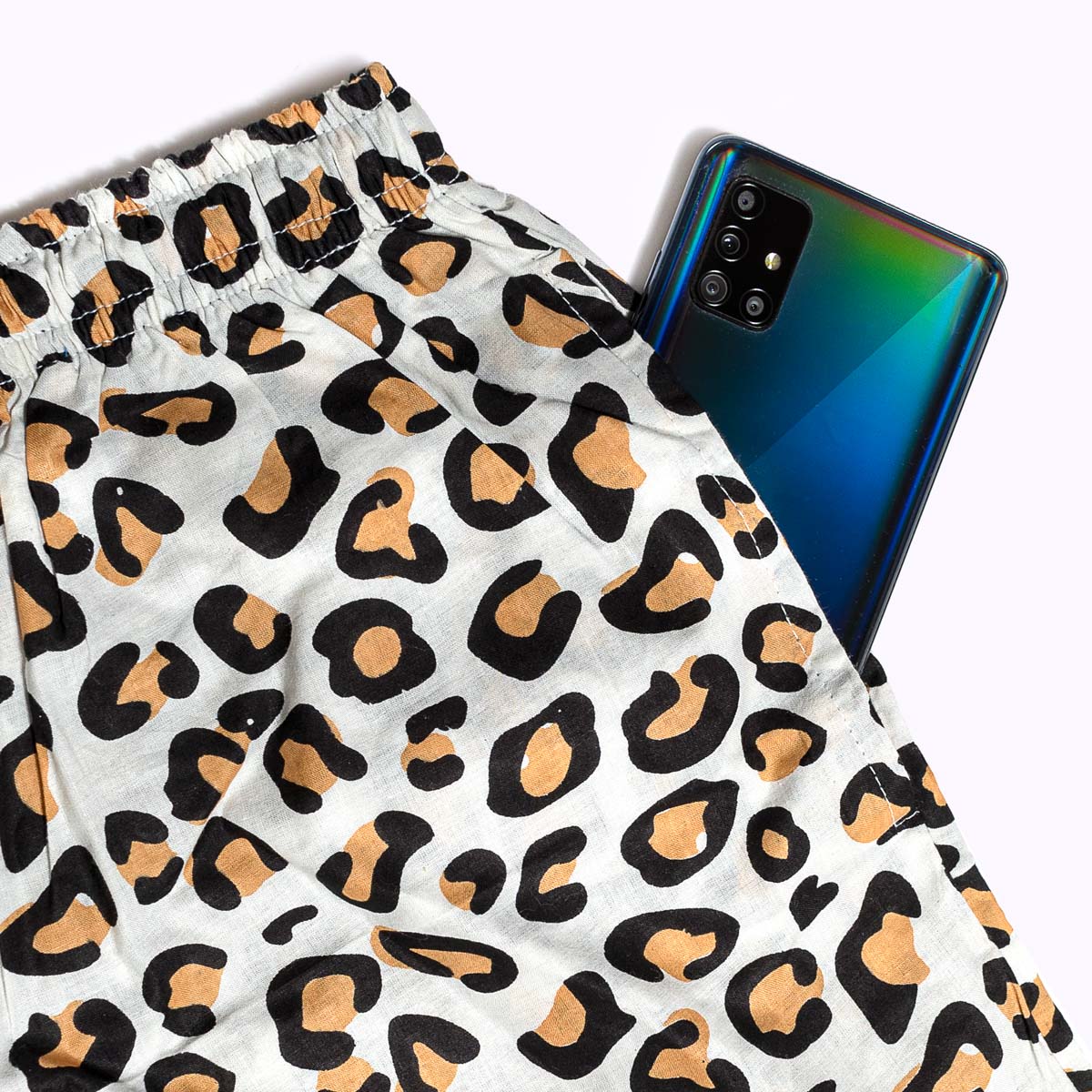 "Feel Good" KIKOONI Shorts "Little Leo"