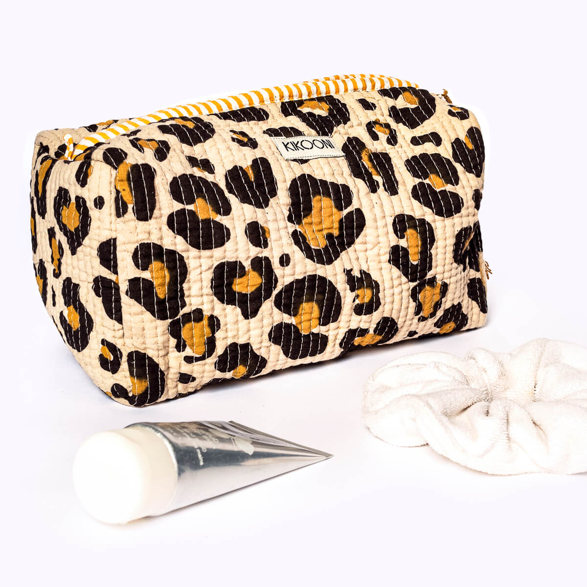 Handmade cosmetic bag "Oh Leo"