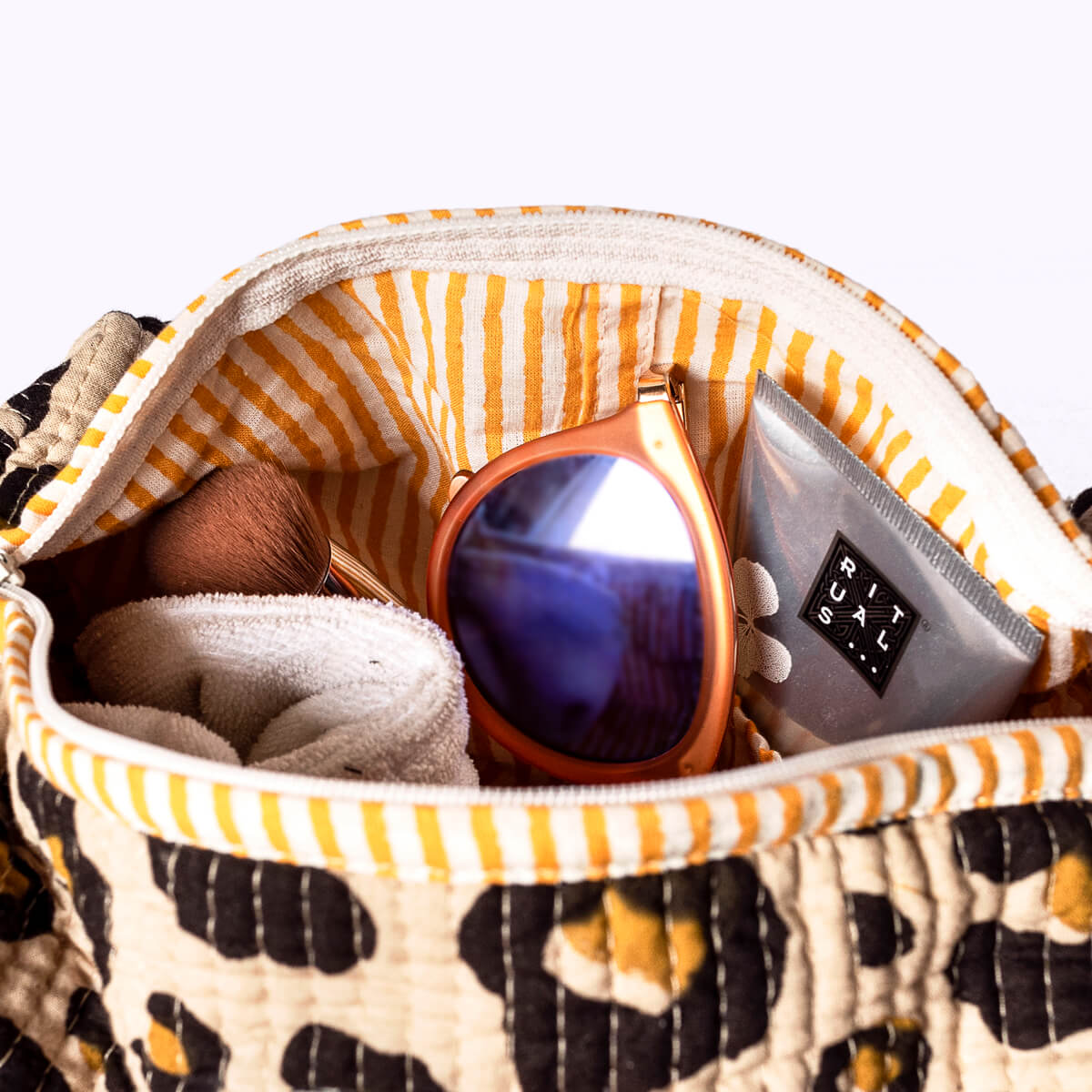 Handmade cosmetic bag "Oh Leo"