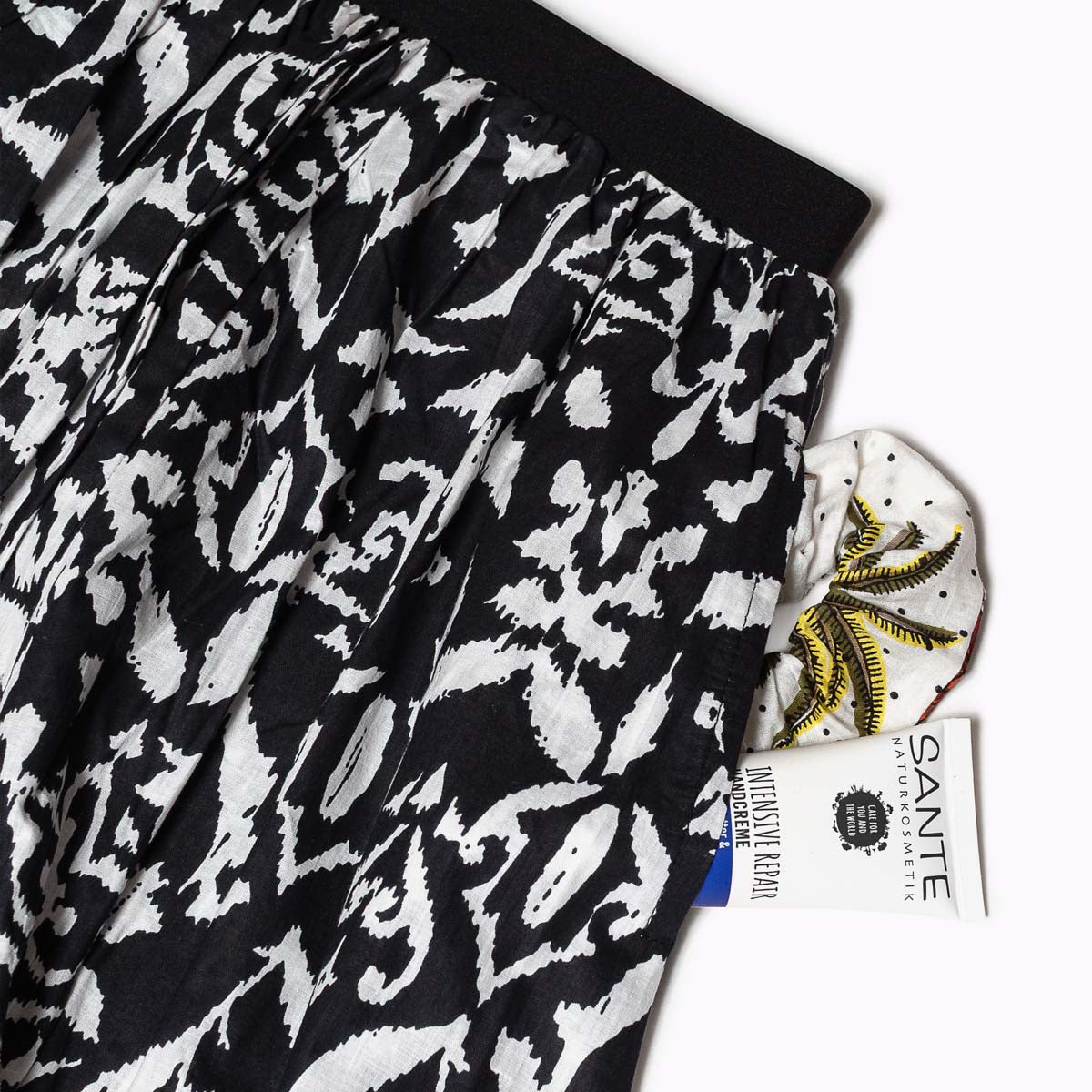Langer Maxi Rock "Black Flower"