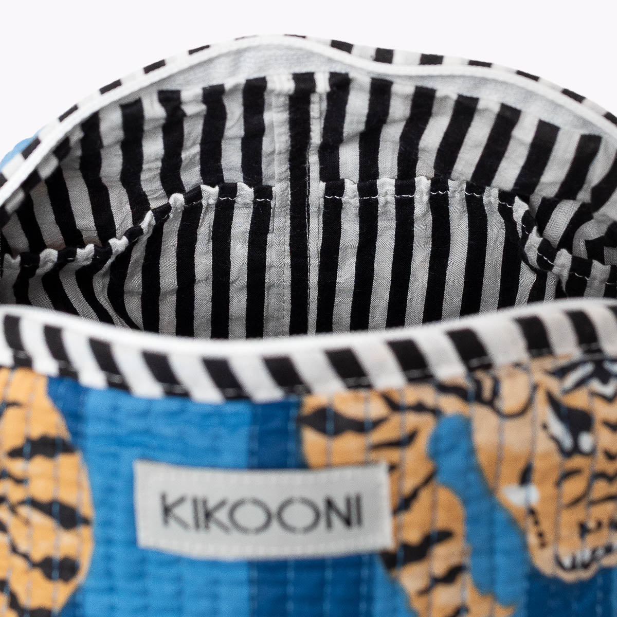 Kosmetiktasche "Poppy Tiger blue"