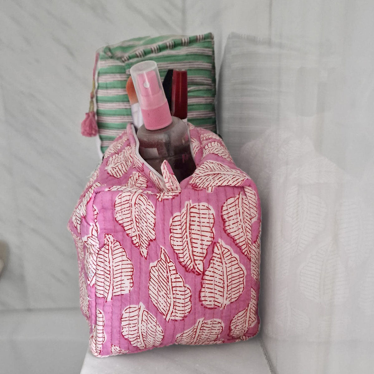 Handgemachte Kosmetiktasche "P. Harleen"