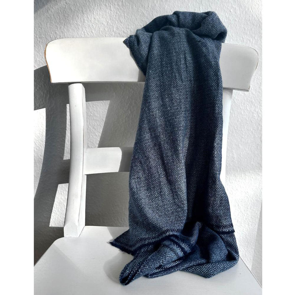 Large cashmere scarf "Simplicity"