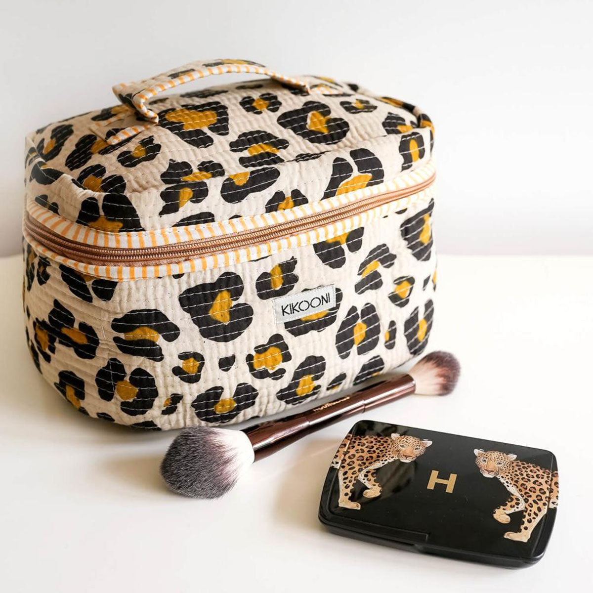 Large cosmetic bag BIG BEAUTY "Oh Leo"