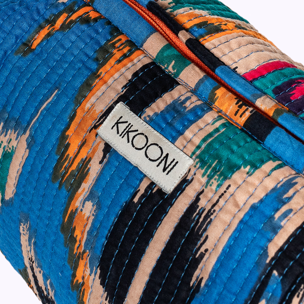 Handgemachte Kosmetiktasche "Ikat blue"