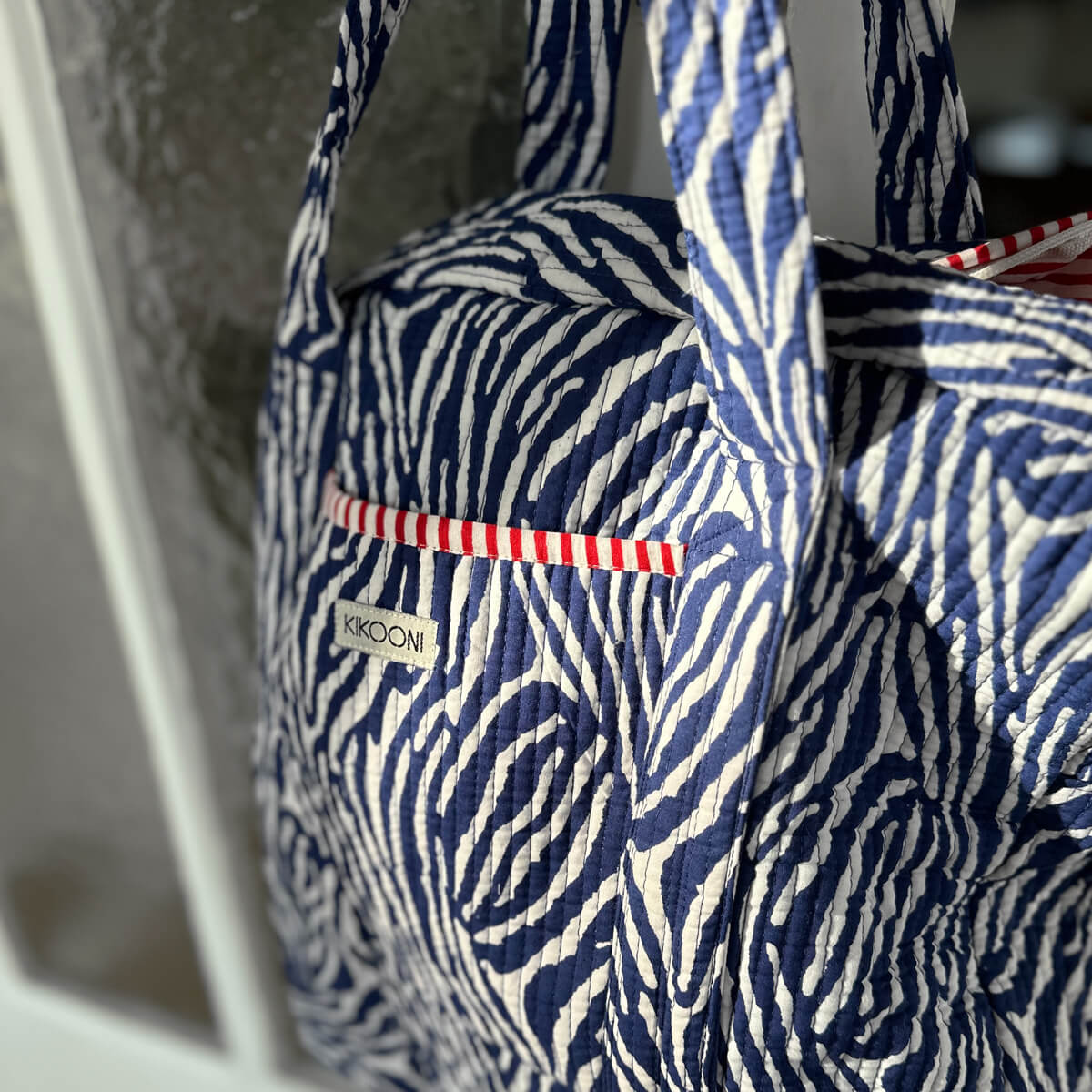 Große Reisetasche "Blue Zebra"