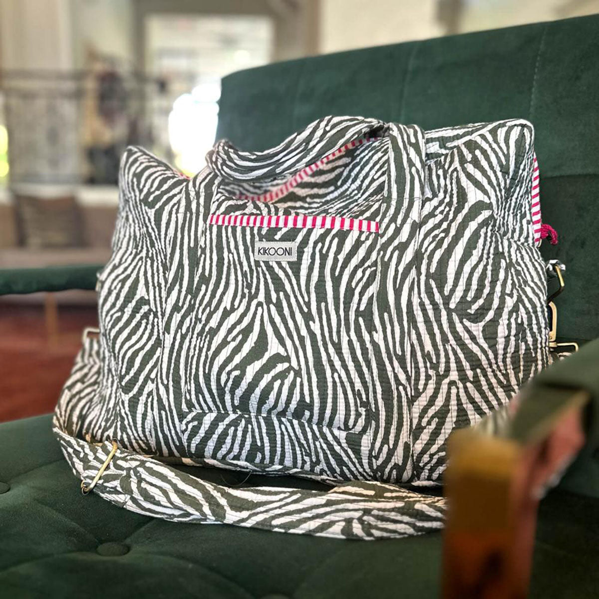 Grosse Reisetasche "Desert Zebra"