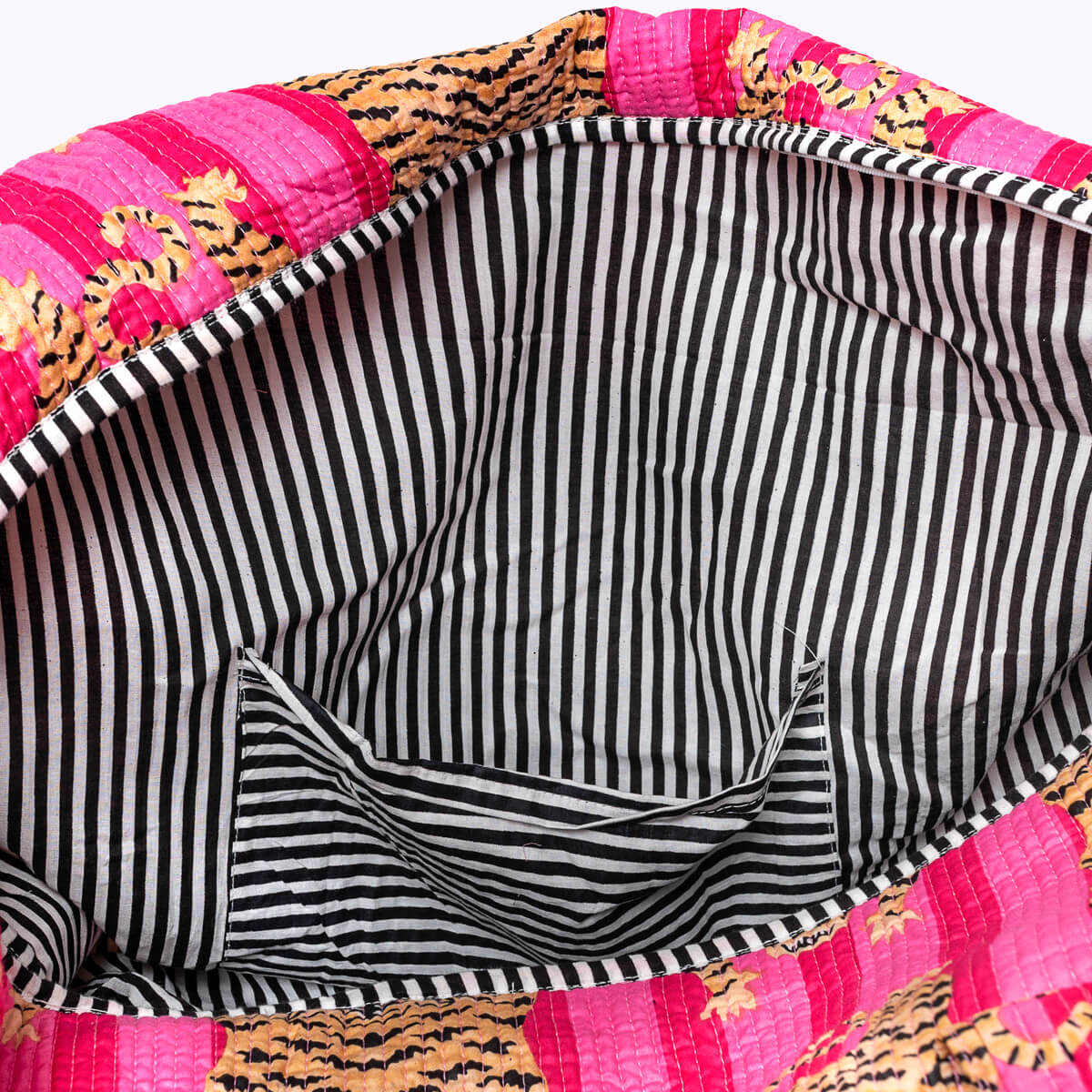 XXL travel bag "Poppy Tiger Pink"