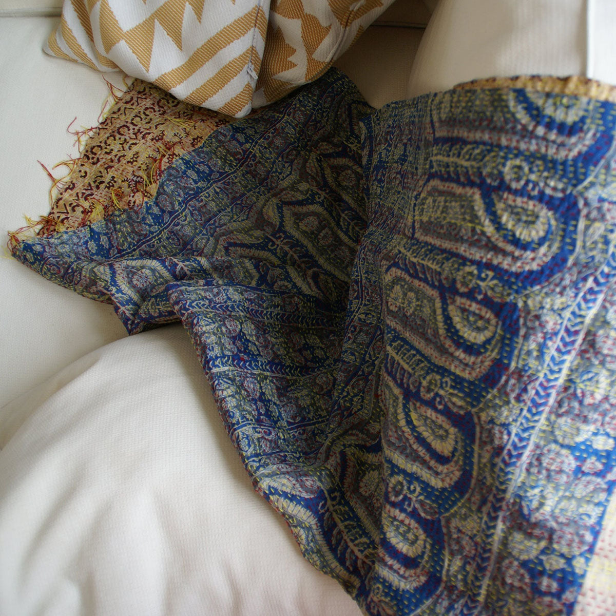 Kantha scarf "Kirama" 