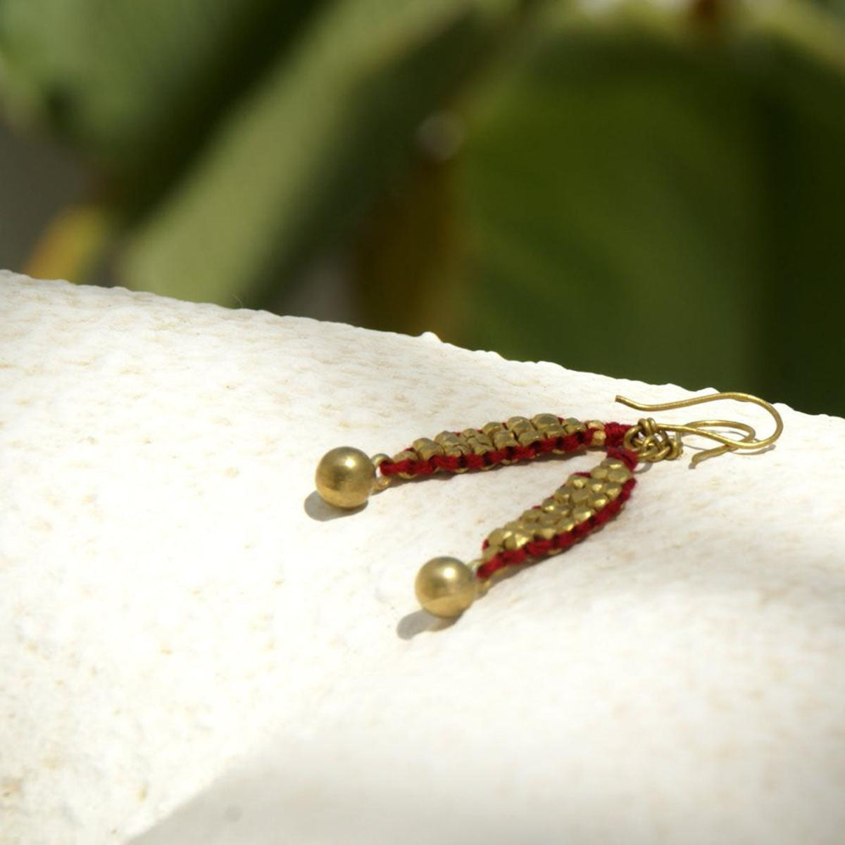 Dokra earrings "short strands" •red