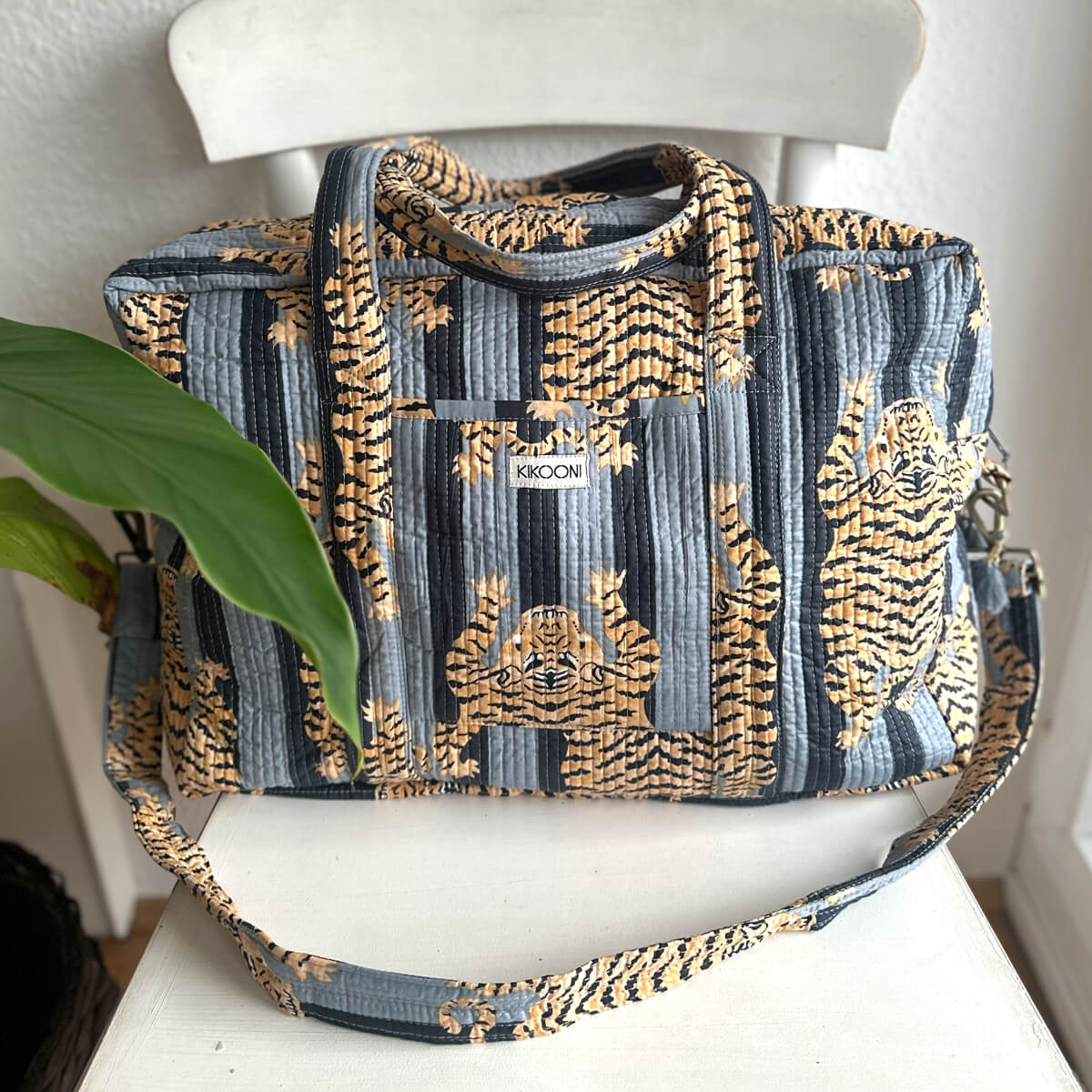 Große Reisetasche "Poppy Tiger Black"