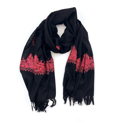 embroidered wool scarf "Vinasi"